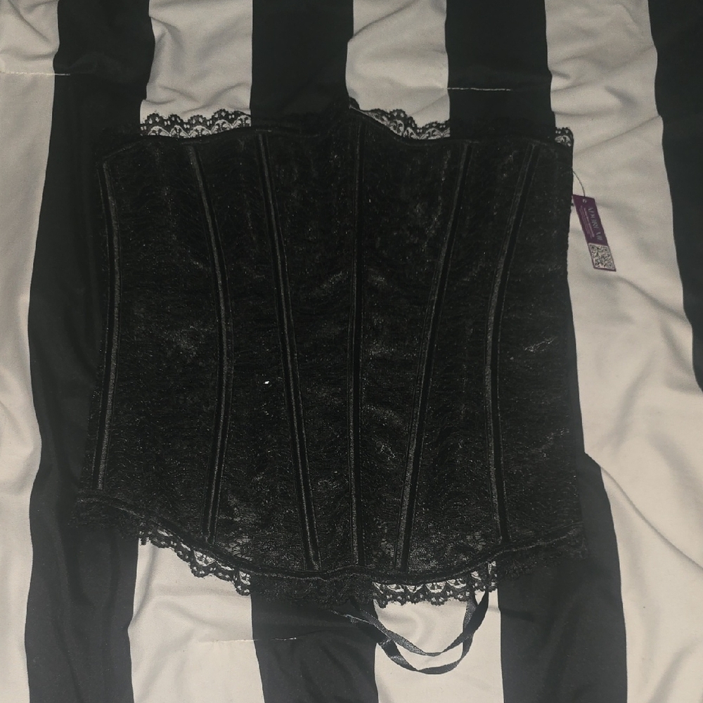 Adore Me Beautiful Elegant Black Lace Corset Top (NWT)(S)✨️🖤✨️